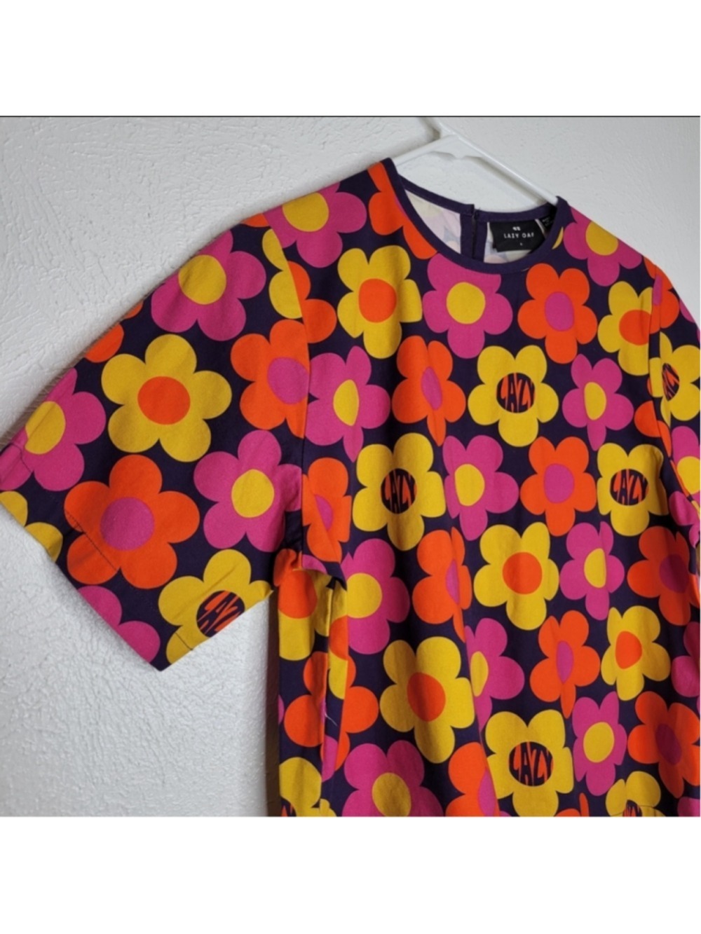 Lazy Oaf '70s Floral Boxy Tee Women's Size Small Retro Colorful Streetwear - Picture 11 of 15
